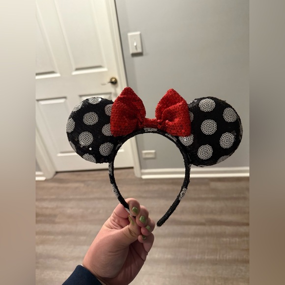 Disney Minnie Mouse Ears with Red Bow and Polka Dots - Picture 3 of 3